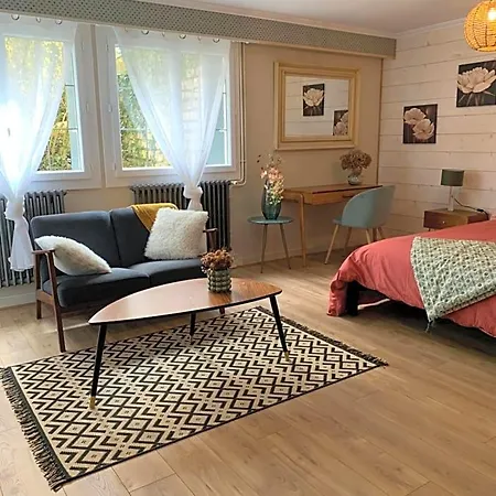 Au Fil De L'eau Bed & Breakfast 3*